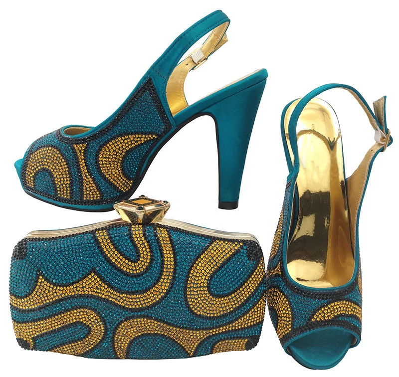 Новое поступление комплект из итальянских туфель и сумочки украшенный стразами