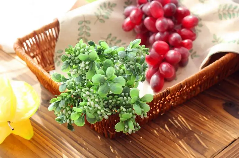 Новинка 2017 бесплатная доставка разноцветная искусственная трава с аранжировкой