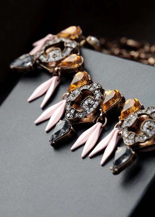 Оптовая цена винтажное женское вечерние жерелье из акрилового стекла под