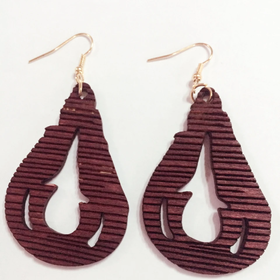 Женские деревянные серьги в картонной коробке красные и коричневые зеленого