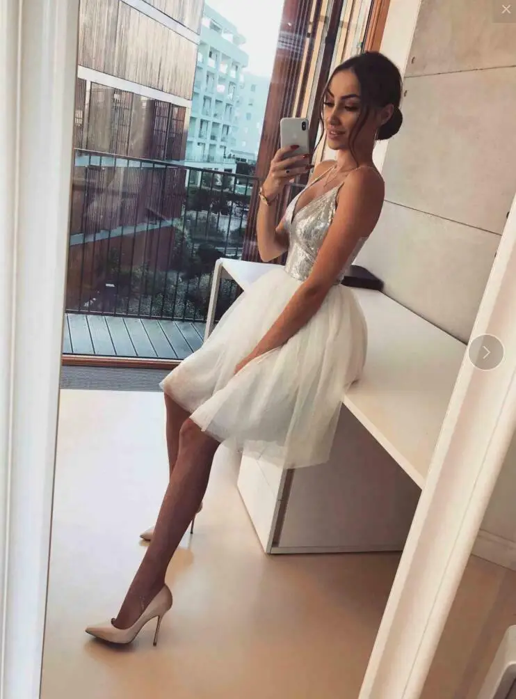 Женское платье с блестками и v образным вырезом вечернее трапециевидной