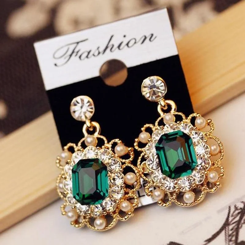 

2020 Newest Korean Earrings Ladies Jewelry Pearls Vintage Fashion Shiny Crystal Square Earrings For Women