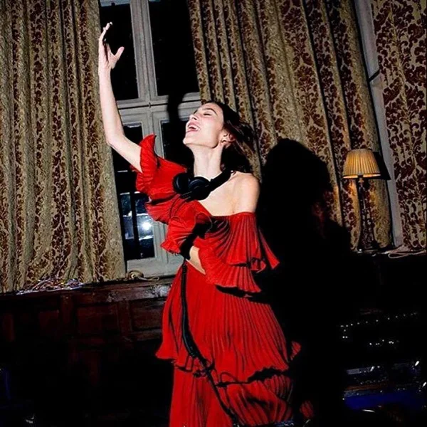 2017 осеннее женское сексуальное красное платье с вырезом лодочкой и коротким