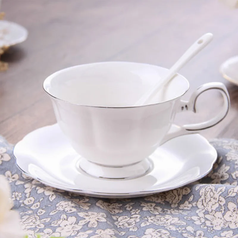 Silver color Wourmth, европейская керамическая чашка, блюдечко, набор, послеобеденный цветок, чайная чашка, 210 мл, белая фарфоровая кофейная чашка с ложкой, кофейная посуда - Цвет: Silver color
