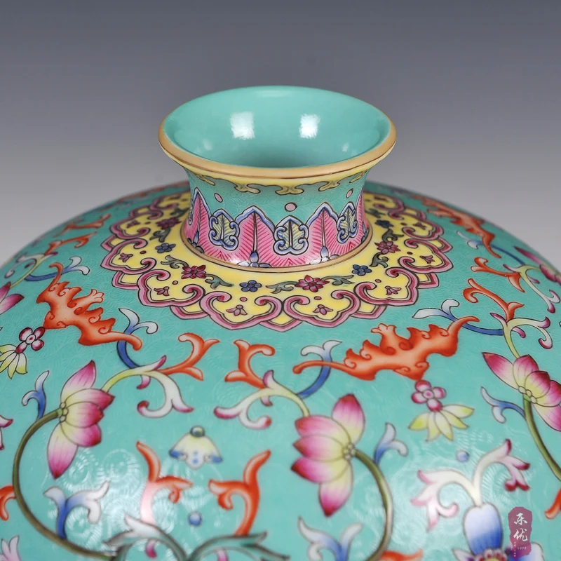 Керамика Цзиндэчжэнь Цин Пастельная зеленая Сливовая ваза с линиями украшение