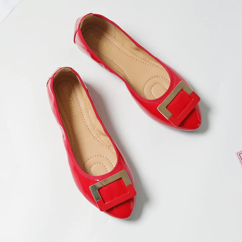 Корейские балетки из лакированной кожи с острым носком на мягкой подошве женские