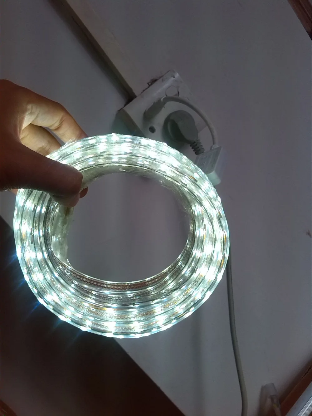 Светодиодный Газа 15 м + удлинитель штекером 300 светодиодный 5050 luces Тирас