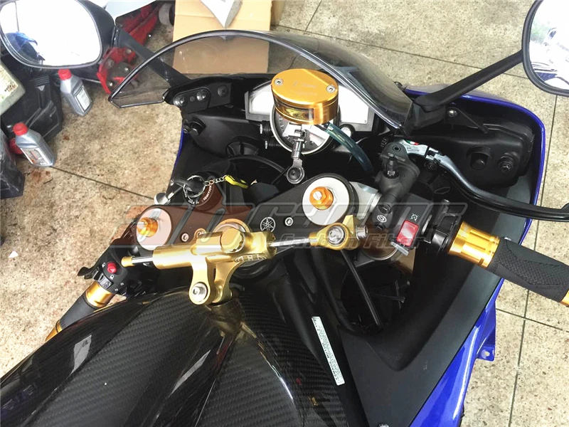 Крышка бака для Yamaha R6 2006- полностью из углеродного волокна