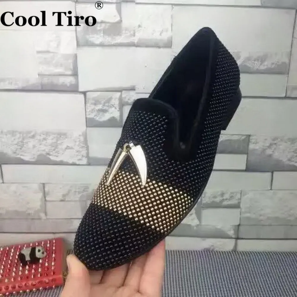 Cool TIRO strass Стразы мужские лоферы черная замша зубы акулы кисточкой Шлёпанцы для женщин Обувь Элитная одежда Туфли без каблуков Пояса из натуральной кожи