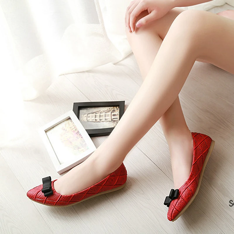 Женская обувь лоферы с острым носком и бантом Модные балетки на плоской подошве