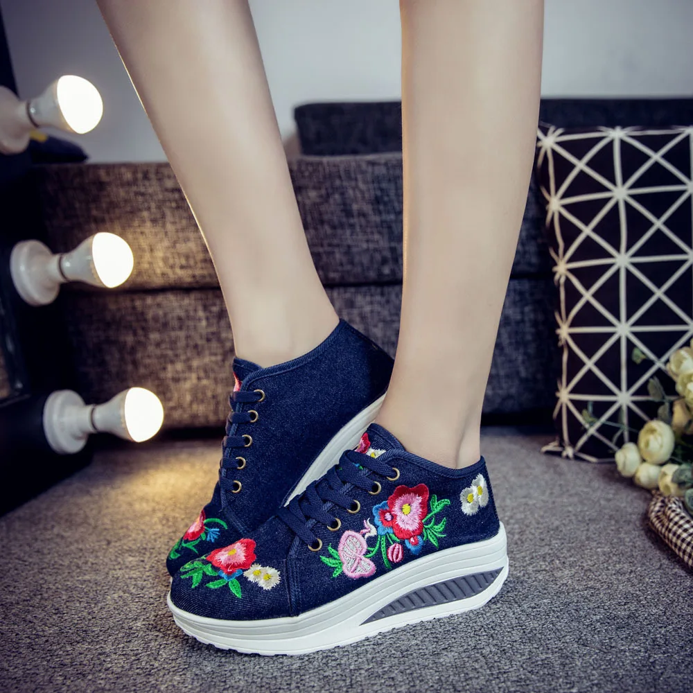 

Floral Embroidery Women's Fashion Canvas Flat Platforms Lace up Ladies Casual Comfort Sneakers Shoes Woman Creepers 35-43