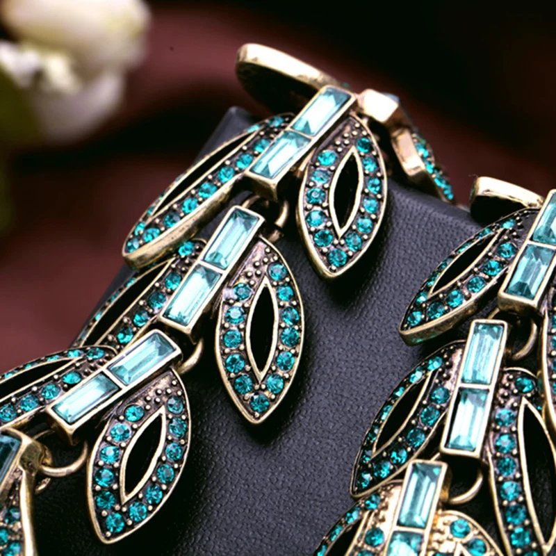 Ожерелье нагрудник в форме пера|torque necklace|necklace necklacecollar necklace |