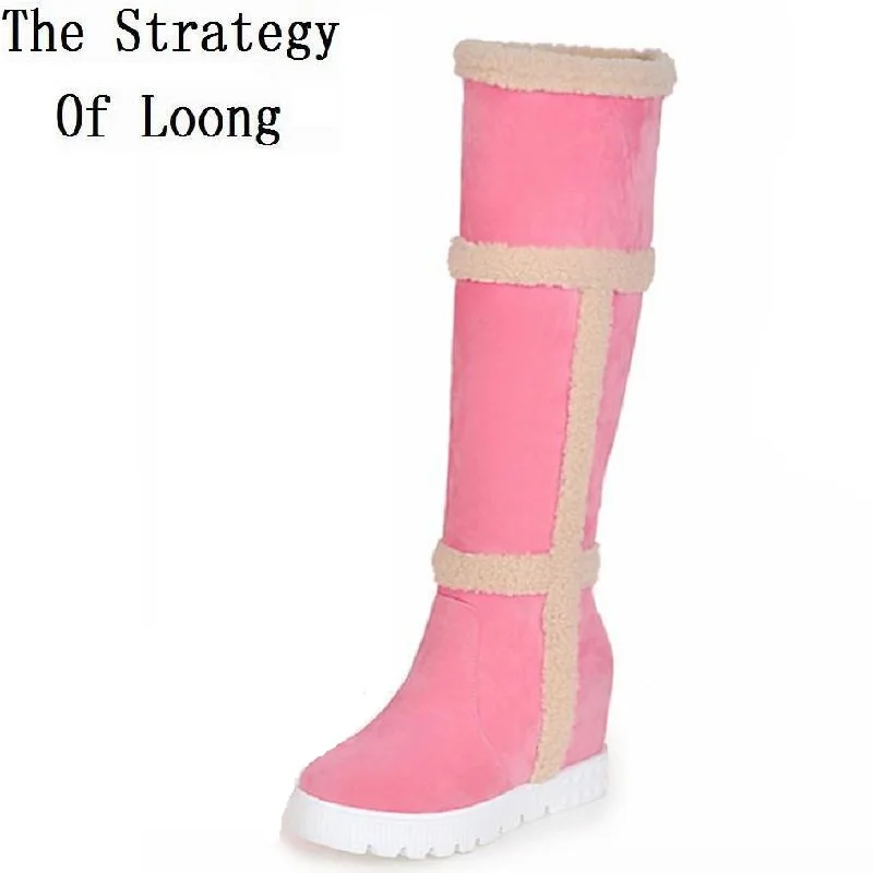 Женские зимние сапоги увеличивающие рост на не сужающемся книзу массивном