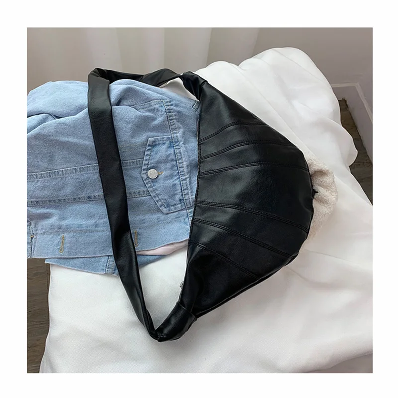 Black waist bag Женская нагрудная сумка из мягкой искусственной кожи, сумка на плечо, повседневная, вместительная, посылка, женская мода, объемные сумки, поясная сумка для девочек, поясная сумка 030235 - Цвет: Black waist bag