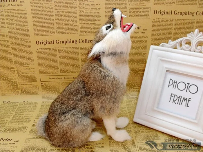 

simulation squatting wolf model,polyethylene&fur 22x12cm handicraft toy prop,home decoration Xmas gift b3790