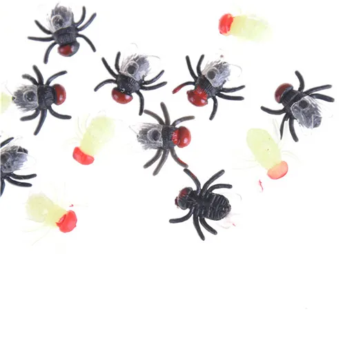 12pcs/lot Practical fly Plastic Bugs April Fool's Day props Jokes funny Toys Gags Simulated flying Halloween Decoration | Игрушки и
