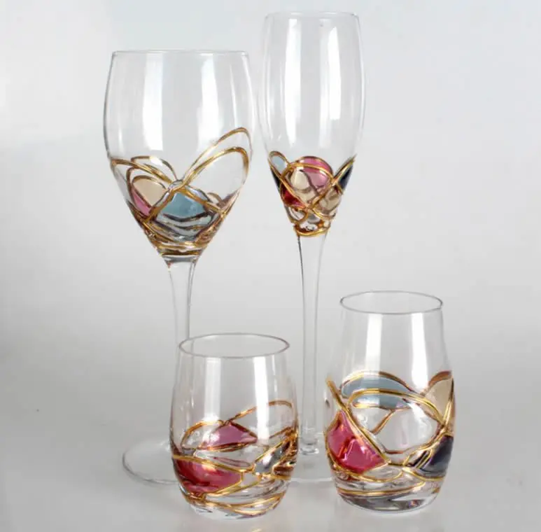 Бокалы цвета красного вина в стиле ретро с ананасом качественные бокалы для