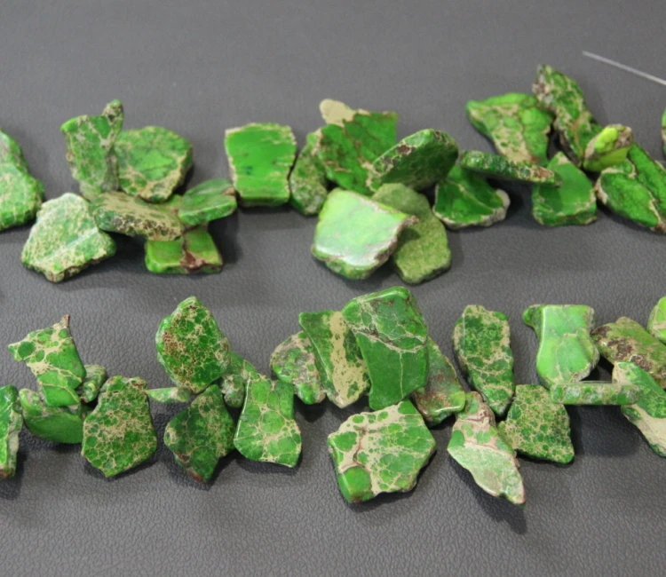 

Натуральный зеленый морской осадок, имперский камень, топ, искусственные бусины, аксессуары, ювелирные изделия для модных дам