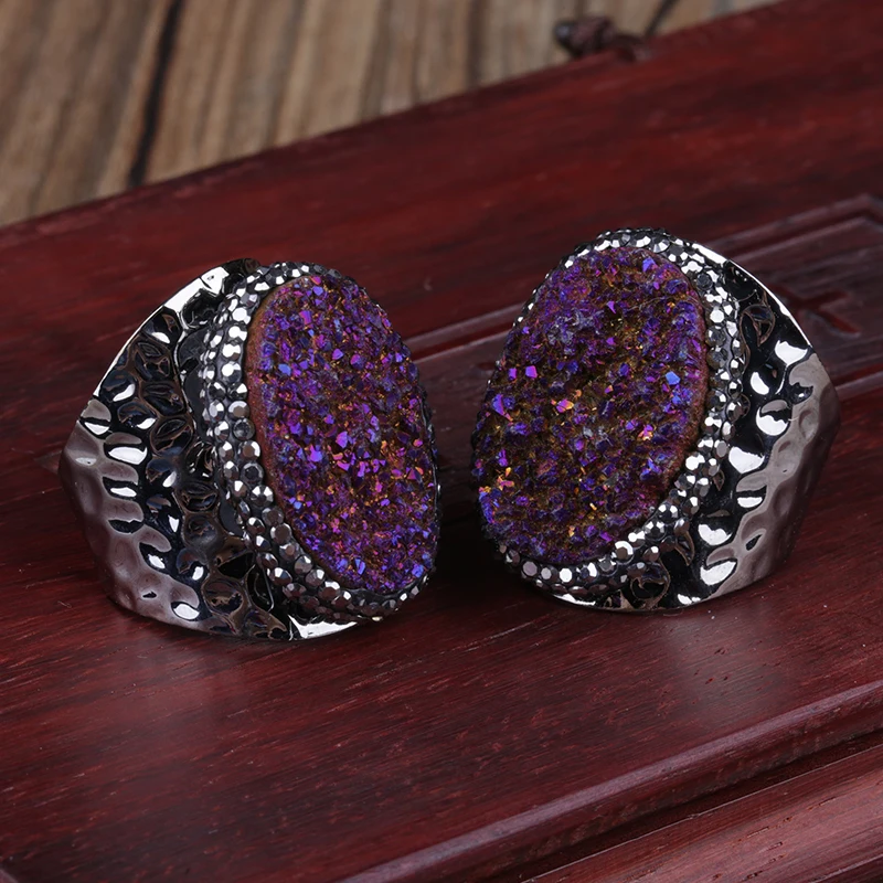 Большие овальные темно-фиолетовые грубые бусины из драгоценных камней с камнями