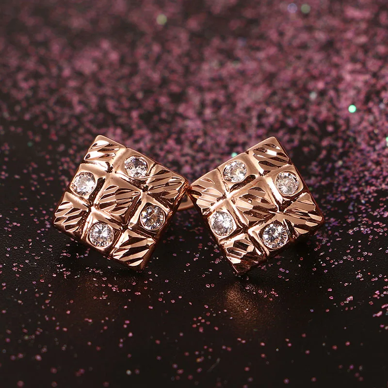 Модные квадратные серьги гвоздики из розового золота 585 пробы с белым фианитом и