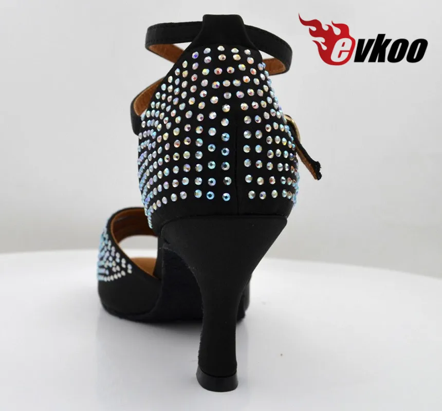 Женские атласные туфли Evkoodance на каблуках высотой 6 см с цветными бриллиантами