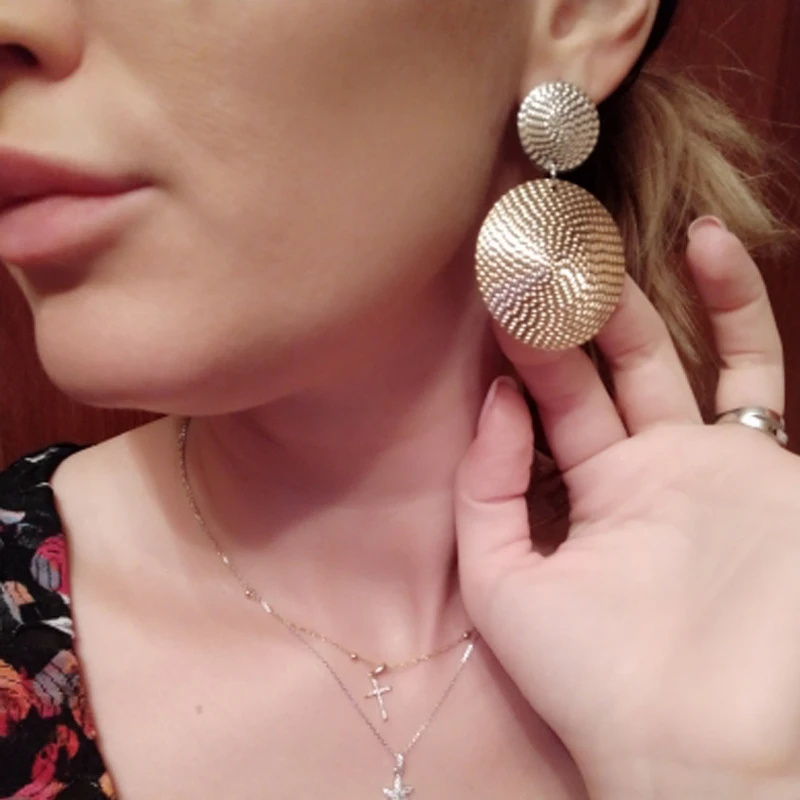 Эффектные серьги 2019 модные металлические для женщин ювелирные изделия простые