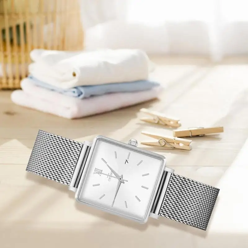 Quartz Watch Women Leather Band Wrist Watch Fashion Waterproof Bracelet Quartz Watch Casual Women Round Dial Analog Wristwatch
