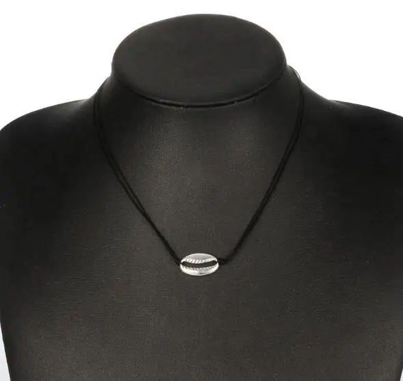 Женское бархатное колье-чокер Lucky Maxi Chokers черное с белыми ракушками новинка 2019 |