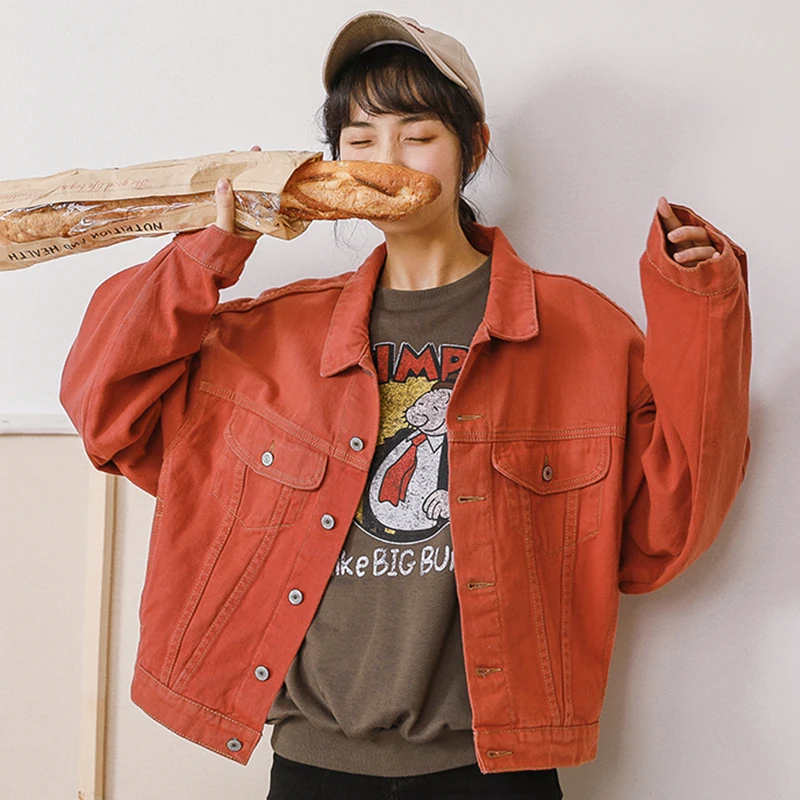 Женская короткая джинсовая куртка простая однотонная Свободная красного цвета с