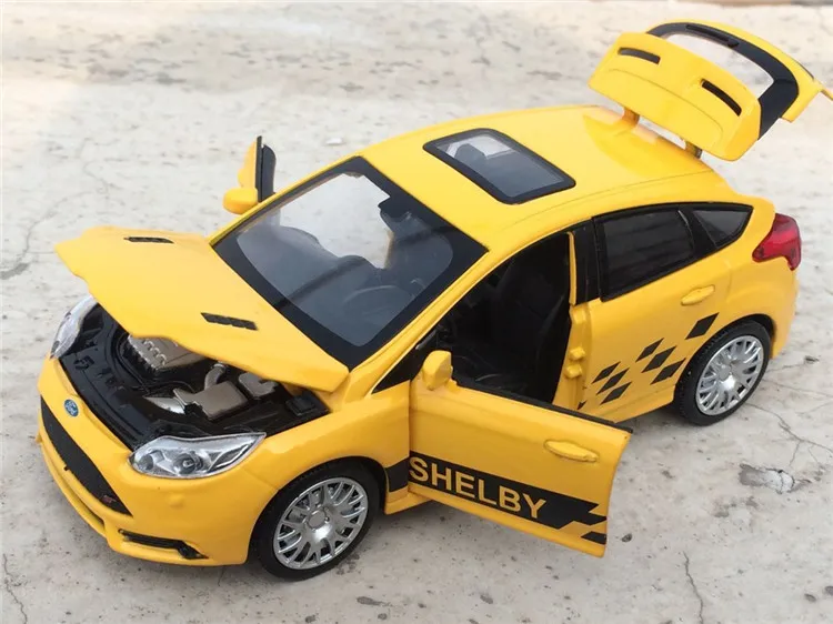 Масштаб 1:32 литая металлическая модель автомобиля для коллекции Ford Focus ST модели