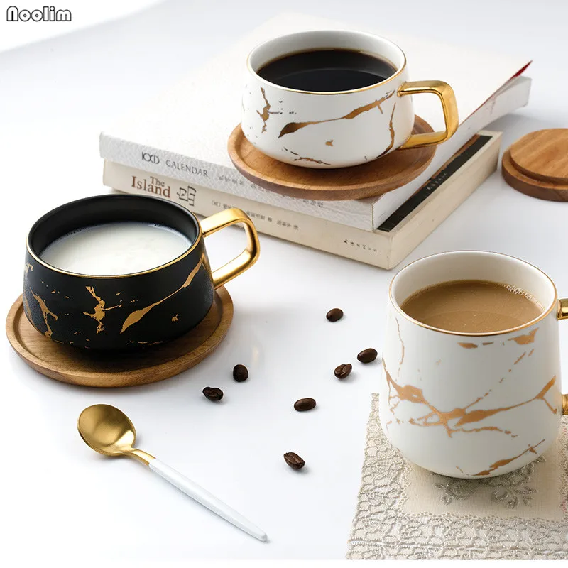 Керамическая кружка для чая матовая кофейная с деревянной крышкой или подносом