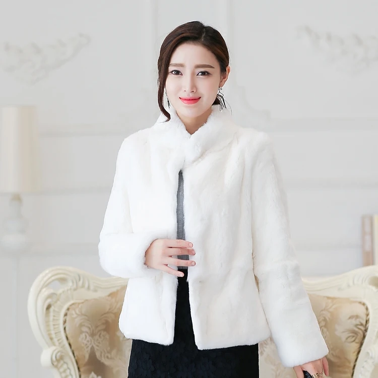 Женская Шуба из цельного натурального меха кролика Рекс короткая приталенная с