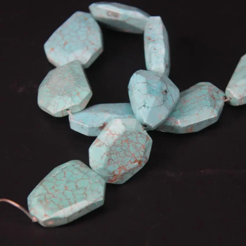 Бусины россыпью в виде головы голубого магнезита 11-13 шт./нить | Украшения и