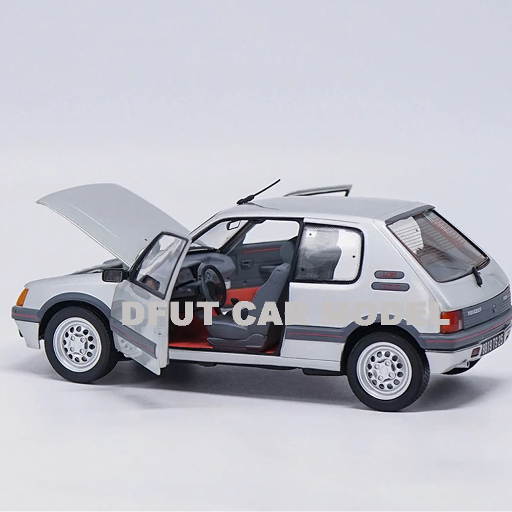 Модель игрушечного автомобиля из сплава под давлением 1:18 205 GTI 1991 оригинальные