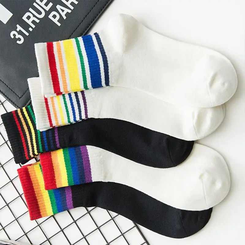 Женские длинные носки в студенческом стиле хлопковые с радужными полосками и