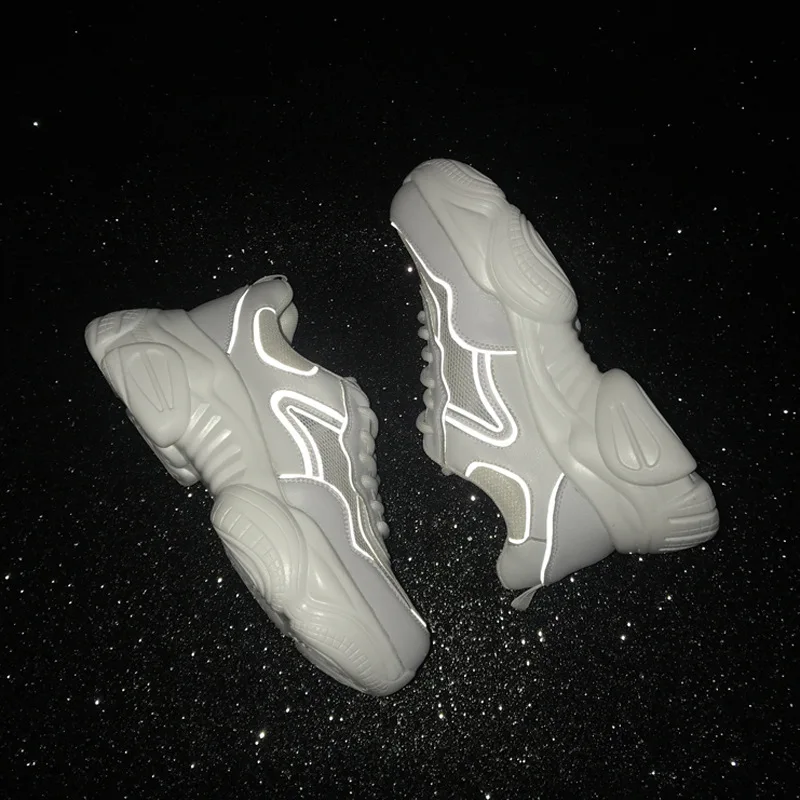 Женские кроссовки сезон весна модная дышащая Повседневная Удобная обувь на