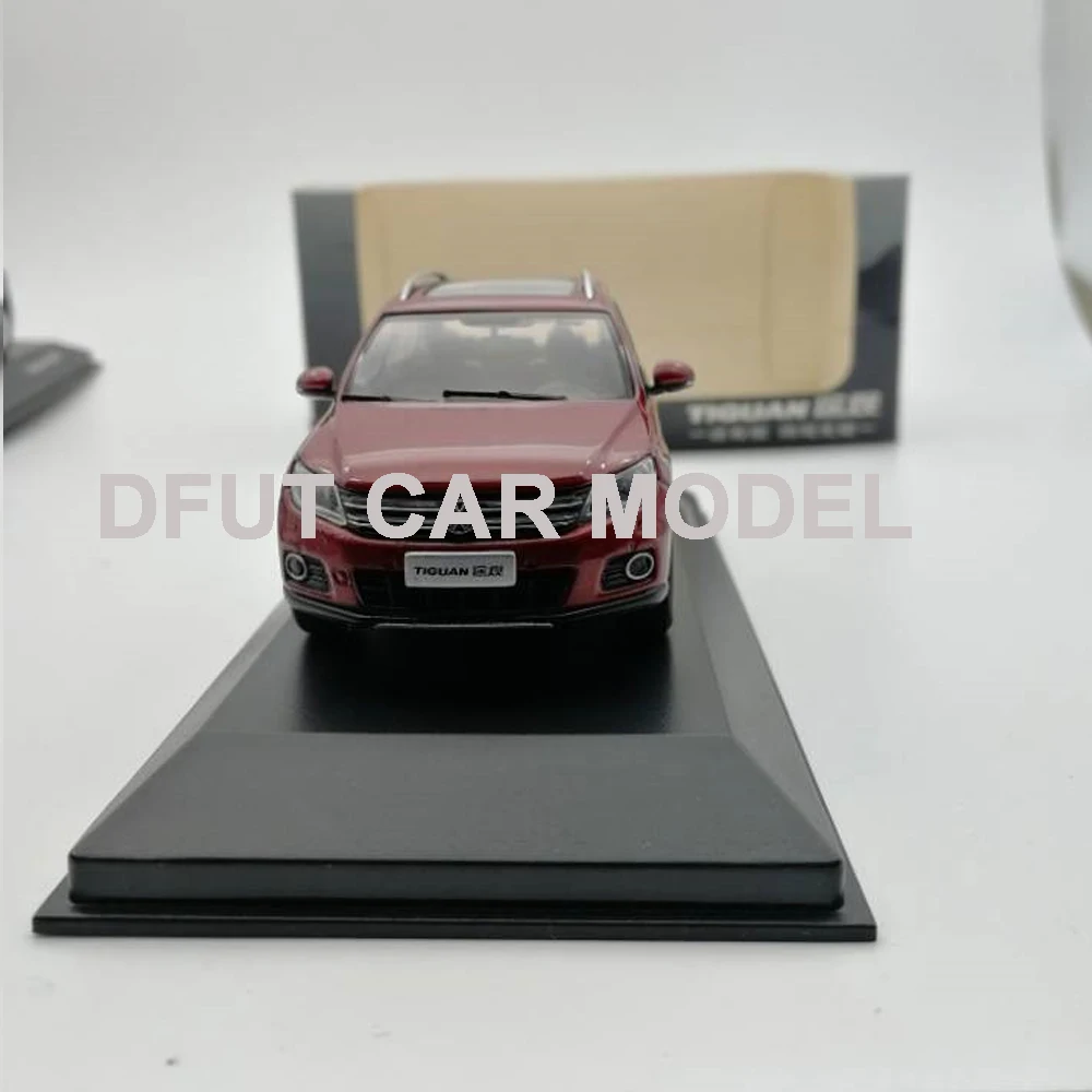 Модель спортивного автомобиля 1:43 под давлением TIGUAN из сплава оригинальные