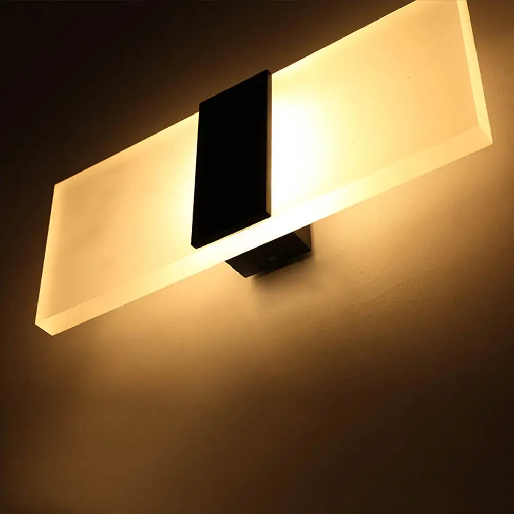 Светодиодный светильник в скандинавском помещении из акрила белый/черный 3 Вт/6