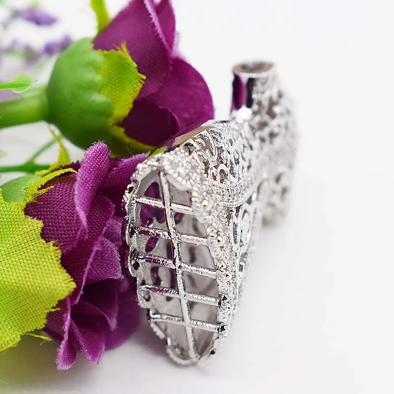 Один кулон белого зеленого синего цвета для самостоятельной сборки кулона