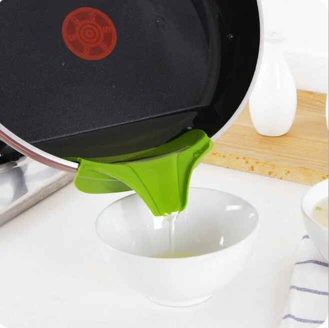 Hot anti leakage kitchen funnel pot round deflector edge creative liquid silicone |