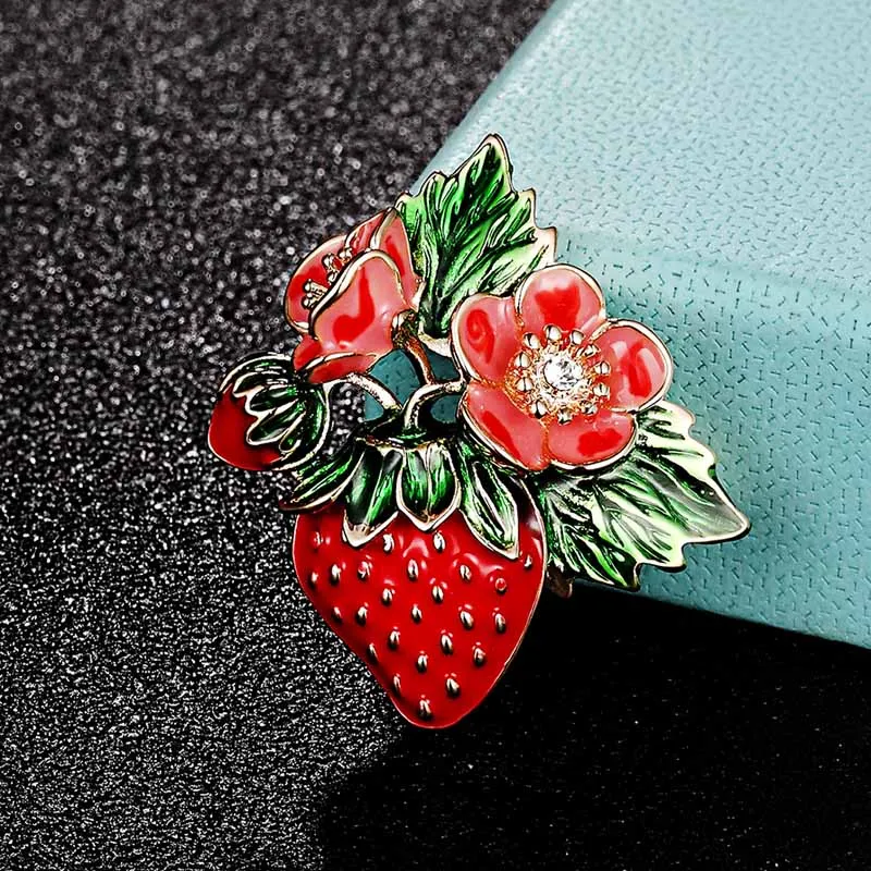 Donia jewelry Trendy Red Strawberry Enamel Brooches For Men Women's Classic Fruits Weddings Party Banquet Brooch bags bijoux | Украшения