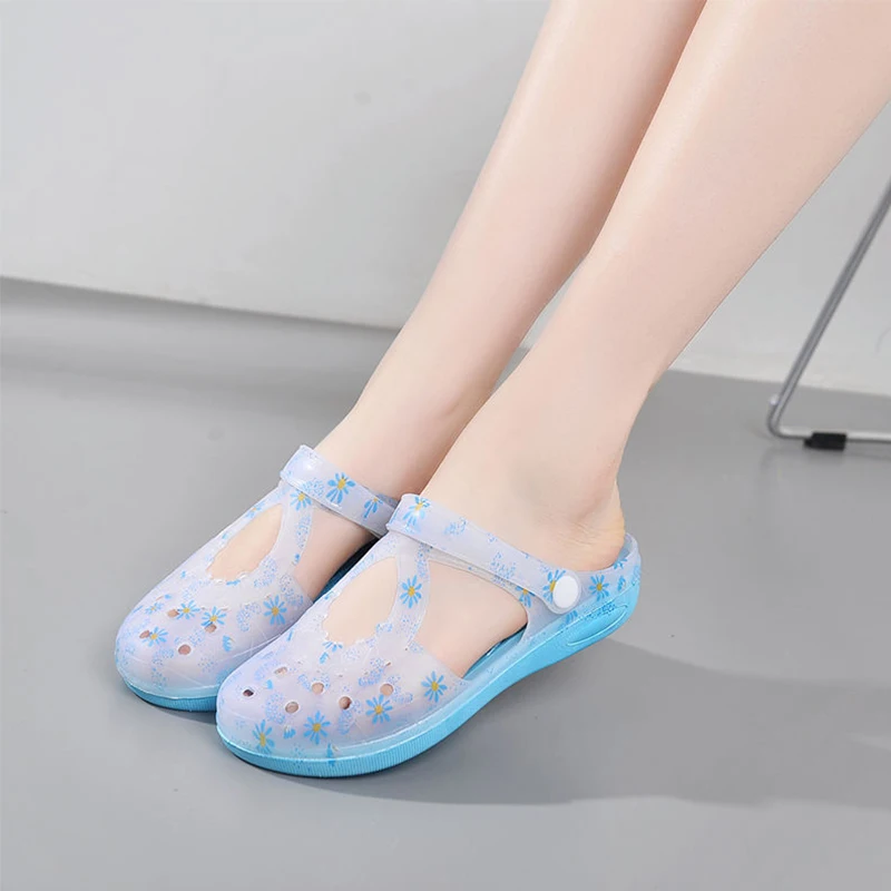 

New Medical Doctors Nurses Surgical Flat Soft Shoes Beach Sandals Anti-slip Protective Shoes Operating Room Lab Slippers Work