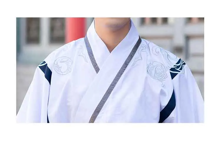 Мужской традиционный костюм Hanfu винтажный белого цвета с темно-синими полосками