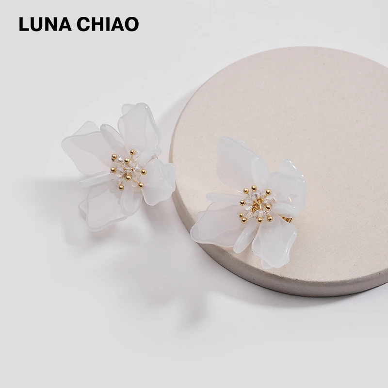 LUNA Чао 2018 Новое поступление акрил белый цветок лепестки цветочный сад серьги для