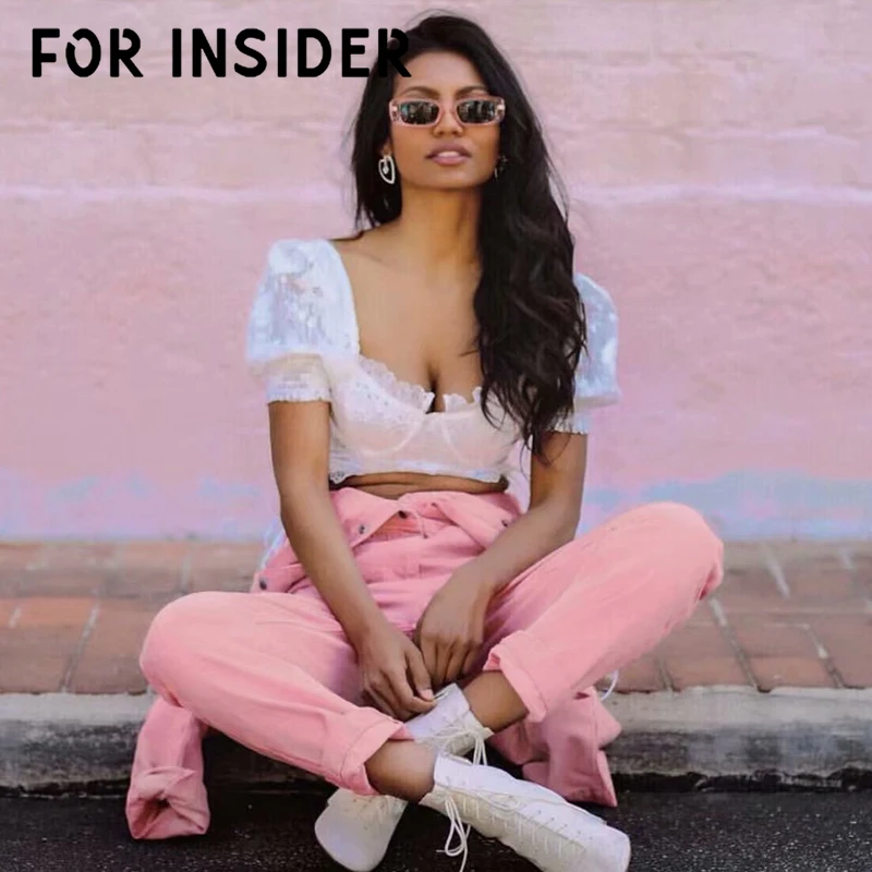 Белый топ на бретельках с пышными рукавами и квадратной горловиной оборками