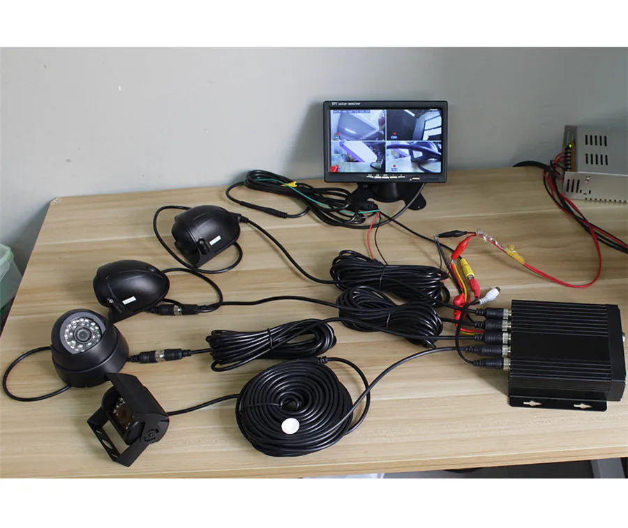 Автомобильный видеорегистратор MDVR 4CH + 7 &quotавтомобильный ЖК-монитор камера
