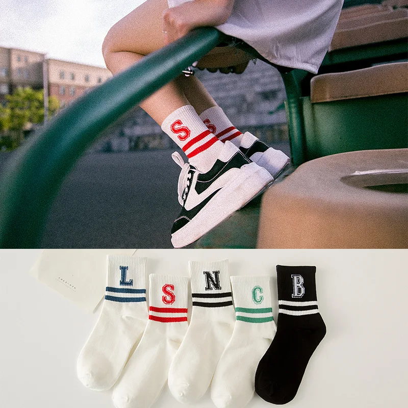5 пар/уп. Белый Мода Письмо Женщины экипажа носки Harajuku B/C/L/N/S два в полоску забавные