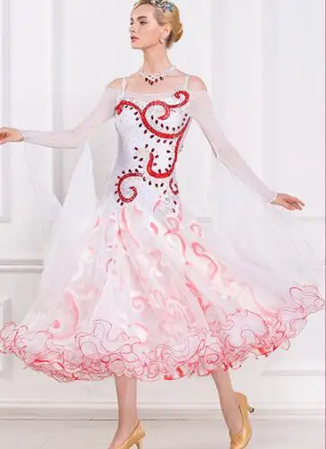 Элегантное белое платье с пышными длинными рукавами на заказ для танца лисы