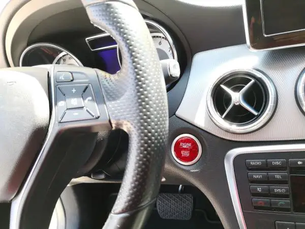 Красная крышка из настоящего углеродного волокна для Mercedes кнопка