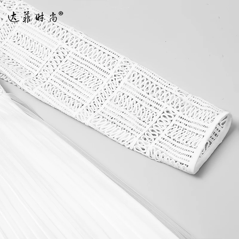 Женское вечернее платье средней длины белое Сетчатое плиссированное до середины